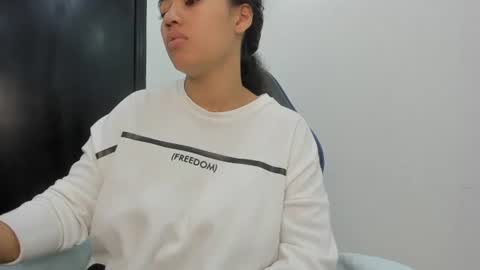 Snapshot of agata18_ chatting on 06.15.26 A G A T A online show from 06.15.26