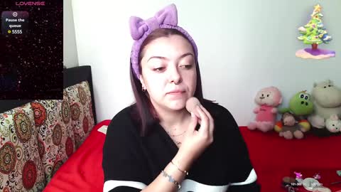 Snapshot of agata_a chatting on 12.11.24 Hanna online show from 12.11.24