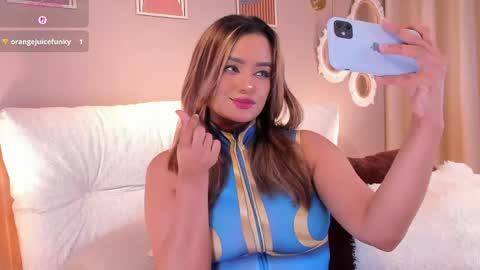 Snapshot of agata_laurent_ chatting on 05.05.26 Agata Lauret online show from 05.05.26