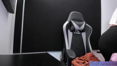 Agata Collinss online show from 02.26.26