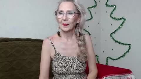 Snapshot of agatha_moore_ chatting on 12.13.24 Agatha online show from 12.13.24