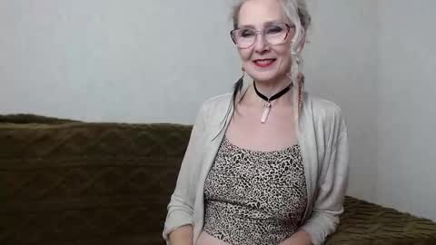 Snapshot of agatha_moore_ chatting on 01.12.25 Agatha online show from 01.12.25