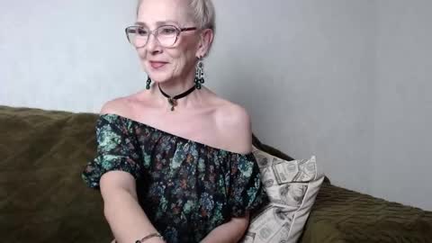 Snapshot of agatha_moore_ chatting on 01.29.25 Agatha online show from 01.29.25