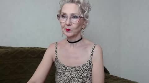 Snapshot of agatha_moore_ chatting on 02.11.25 Agatha online show from 02.11.25