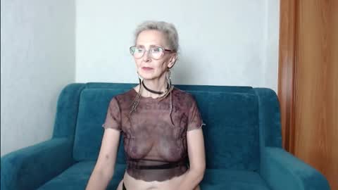 Snapshot of agatha_moore_ chatting on 10.07.25 Agatha online show from 10.07.25