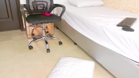 Agathaa online show from 09.15.25