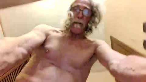 Snapshot of agedhardwood59618233 chatting on 11.05.25 agedhardwood59618233 online show from 11.05.25