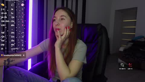 Snapshot of agelina_summer chatting on 01.15.25 Agelina Lilly Laura online show from 01.15.25