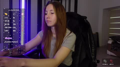 Snapshot of agelina_summer chatting on 01.18.25 Agelina Lilly Laura online show from 01.18.25