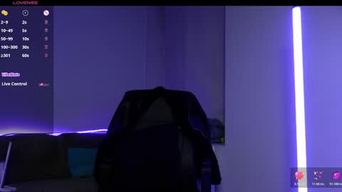 Snapshot of agelina_summer chatting on 10.28.25 Agelina Lilly Laura online show from 10.28.25