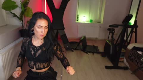 Snapshot of agelina_summer chatting on 12.21.25 Agelina Lilly Laura online show from 12.21.25