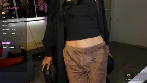 Snapshot of agelina_summer chatting on 01.11.26 Agelina Lilly Laura online show from 01.11.26