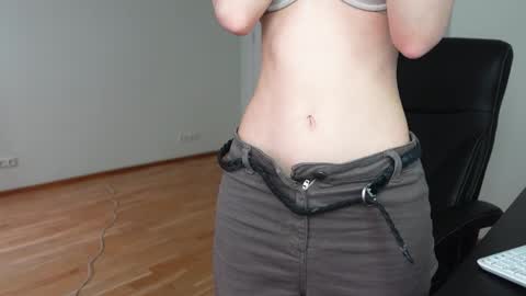 Agelina Lilly Laura online show from 05.03.26