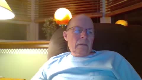 Snapshot of aguynrkfrd chatting on 10.02.25 aguynrkfrd online show from 10.02.25