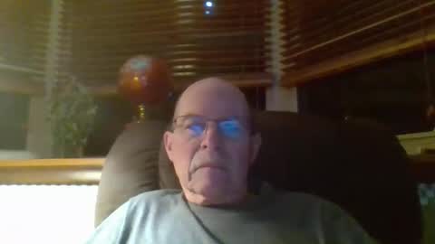 Snapshot of aguynrkfrd chatting on 12.04.25 aguynrkfrd online show from 12.04.25