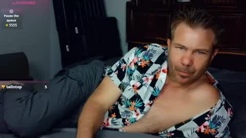 Blue Eyed Handsome Man online show from 04.07.26