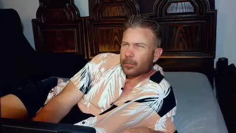 Blue Eyed Handsome Man online show from 04.12.26