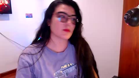 Ahriana Bluff online show from 12.18.25