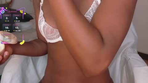 Snapshot of ahvi_ebony chatting on 07.16.26 Ahvi Ebony online show from 07.16.26