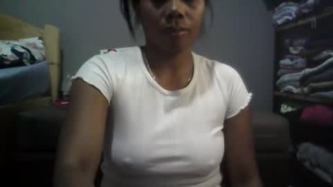 Aicha boobs online show from 01.12.26