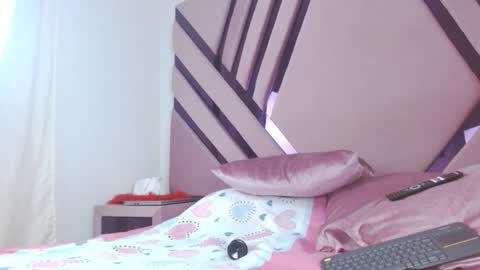 Snapshot of aiilynsmiith chatting on 11.24.25 aiilynsmiith online show from 11.24.25