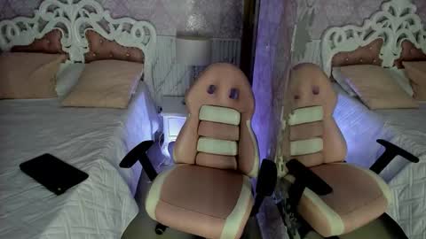 Snapshot of ailee_naughty chatting on 11.26.25 online show from 11.26.25