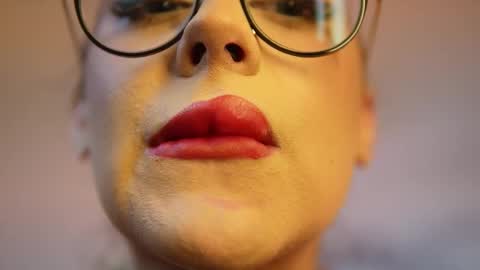  Aileen  online show from 10.10.25