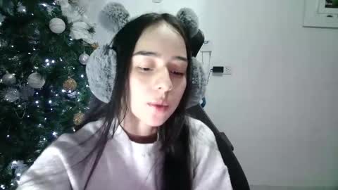 Snapshot of aineangeel chatting on 01.11.25 AINE online show from 01.11.25