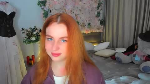 Snapshot of airysilhouette chatting on 11.06.25 Louise online show from 11.06.25