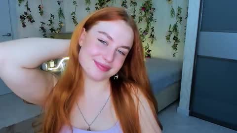 Snapshot of airysilhouette chatting on 11.13.25 Louise online show from 11.13.25