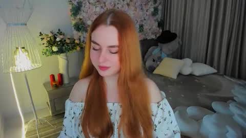 Snapshot of airysilhouette chatting on 11.15.25 Louise online show from 11.15.25