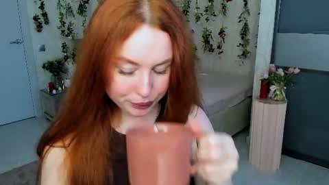 Snapshot of airysilhouette chatting on 06.13.26 Louise online show from 06.13.26