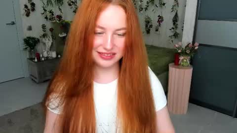 Snapshot of airysilhouette chatting on 06.18.26 Louise online show from 06.18.26