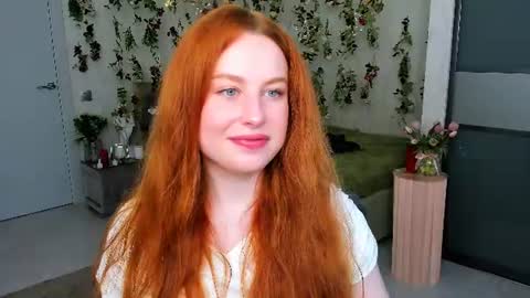 Snapshot of airysilhouette chatting on 06.23.26 Louise online show from 06.23.26