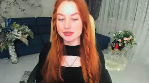 Snapshot of airysilhouette chatting on 06.28.26 Louise online show from 06.28.26