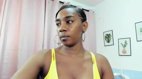 Snapshot of aisha_w10 chatting on 02.25.25 Aisha online show from 02.25.25