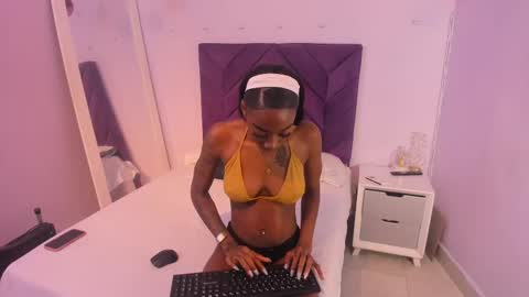 aishalehmann online show from 10.07.25