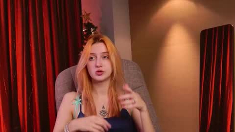 Snapshot of aishiro chatting on 12.19.25 aishiro online show from 12.19.25