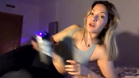 Snapshot of aitanafemme chatting on 02.16.26 aitana online show from 02.16.26