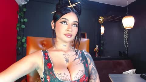 Snapshot of aitanarus chatting on 02.08.25 Ahitana Russ online show from 02.08.25