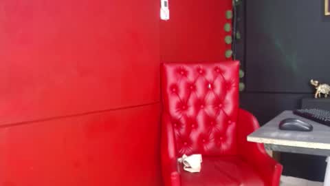 Snapshot of aitanarus chatting on 01.10.26 Ahitana Russ online show from 01.10.26