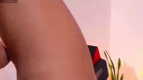 Snapshot of aivadumont chatting on 03.12.26 Queen Dumont online show from 03.12.26