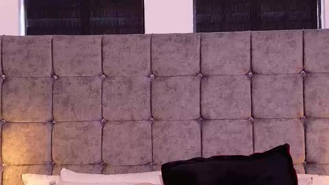 Snapshot of aivadumont chatting on 03.17.26 Queen Dumont online show from 03.17.26