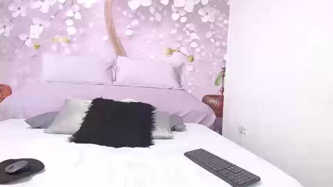 Snapshot of aixa_06 chatting on 03.12.26 AIXA online show from 03.12.26