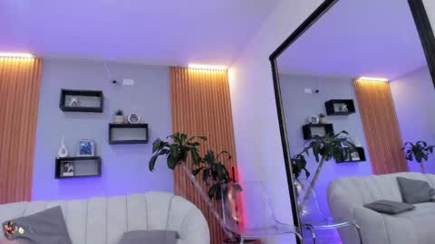 Snapshot of aixa_charless chatting on 05.22.26 Aixa online show from 05.22.26