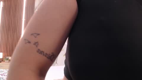 Snapshot of aixa_shaw chatting on 01.14.26 AIXA online show from 01.14.26