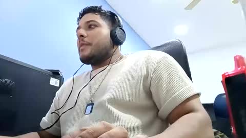 Snapshot of aj_cooper90_ chatting on 02.20.25 Esteban online show from 02.20.25