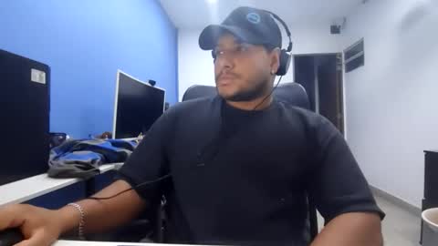 Snapshot of aj_cooper90_ chatting on 12.03.25 Esteban online show from 12.03.25