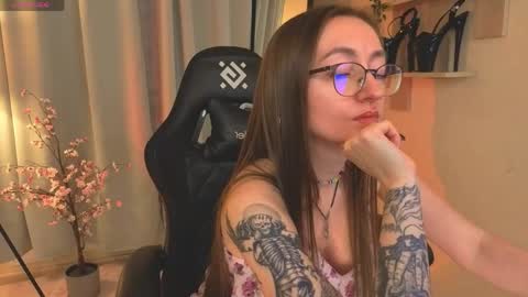 akaheby online show from 04.17.26