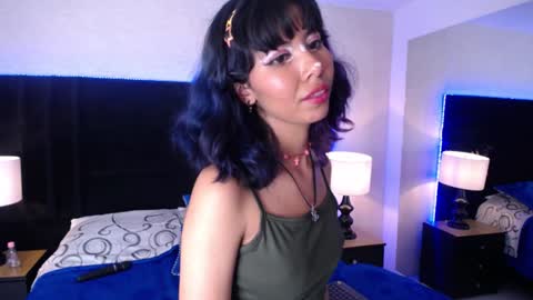 A K A N E  U W U online show from 01.17.25